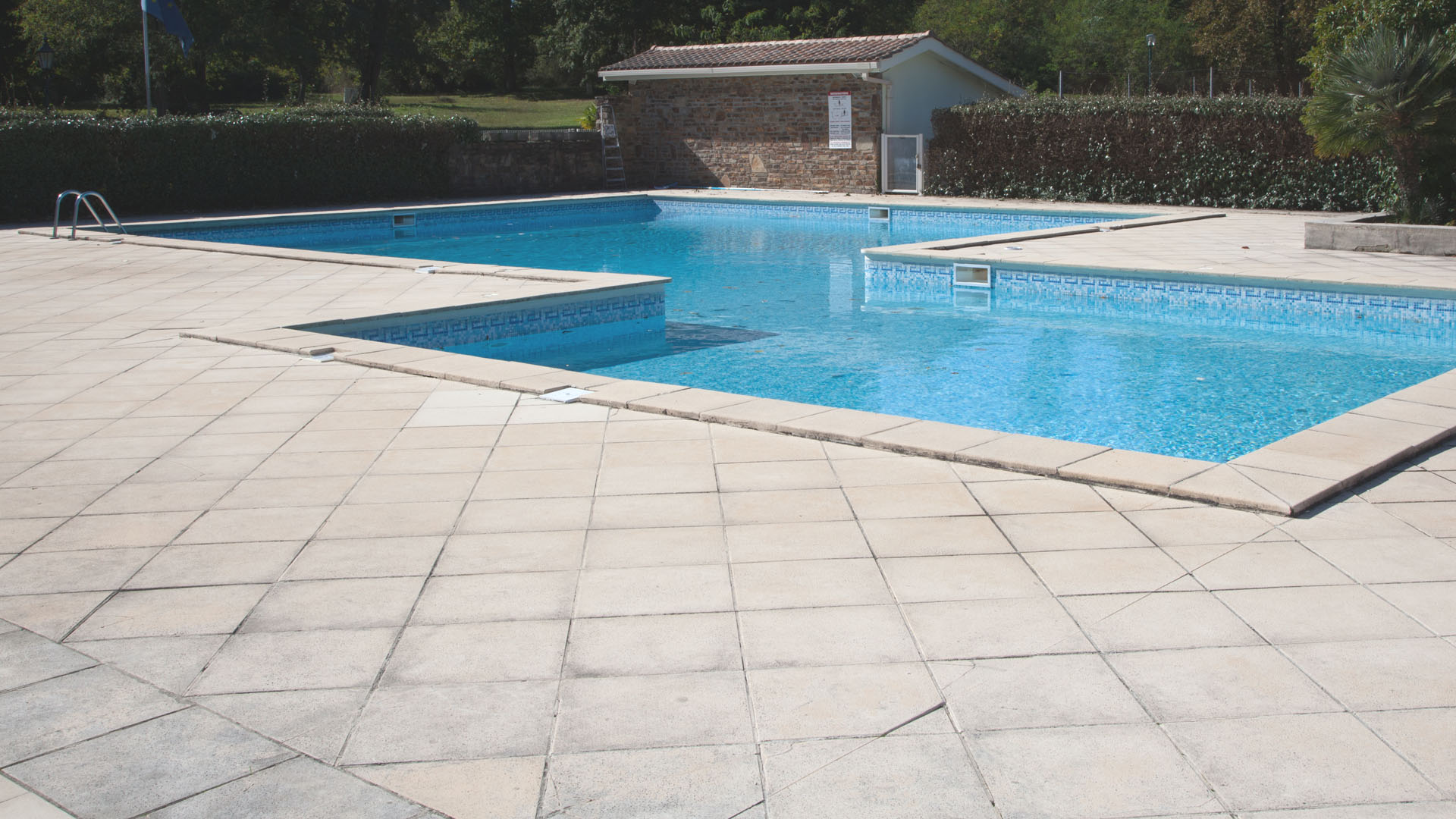PROTECT YOUR PATIO WITH OUR PAVER SEALING SERVICES IN NAPLES